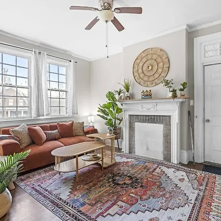 Remodeled Farmhouse, Central, With Yoga Room